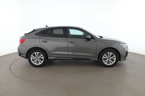 Audi Q3 (2024) — foto 13 van 16