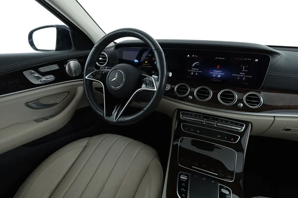 Mercedes-Benz E-Klasse (2021) — foto 4 van 16