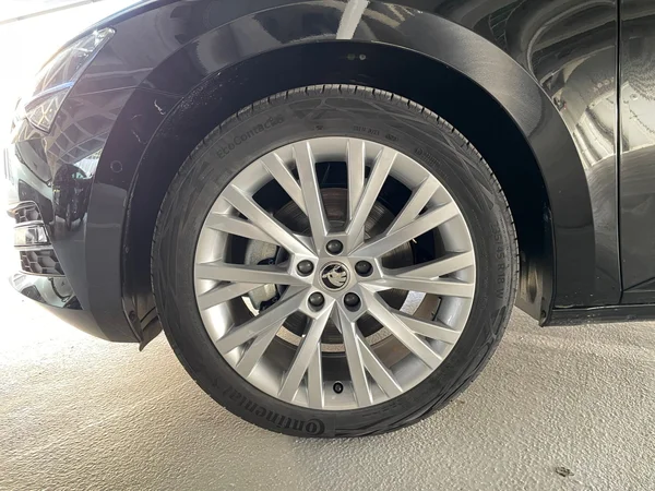 SKODA Superb Combi (2024) — foto 6 van 24