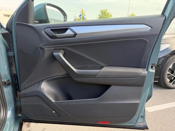 VOLKSWAGEN T-Roc (2022) — foto 9 van 24