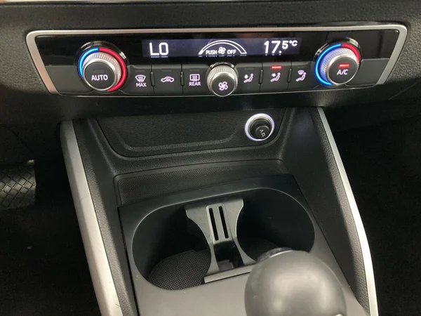 AUDI Q2 (2019) — foto 10 van 36