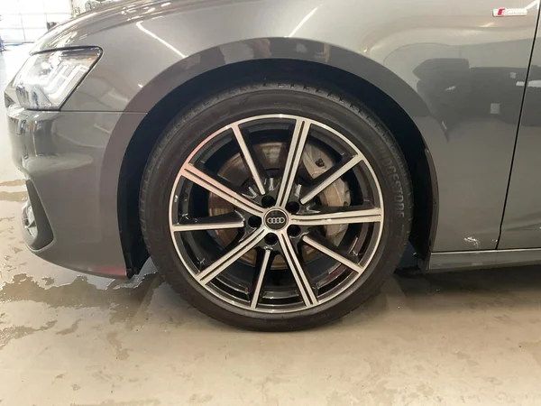 AUDI A6 Avant PHEV (2025) — foto 15 van 23