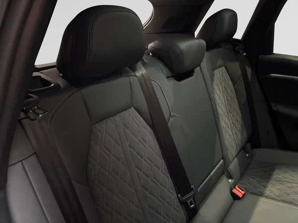 AUDI Q6 e-tron (2024) — foto 9 van 24