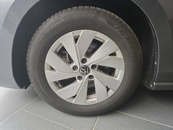 VOLKSWAGEN Passat SW (2024) — foto 4 van 12