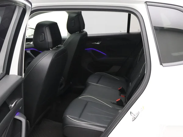 VOLKSWAGEN Tiguan eHybrid (PHEV) (2025) — foto 4 van 24