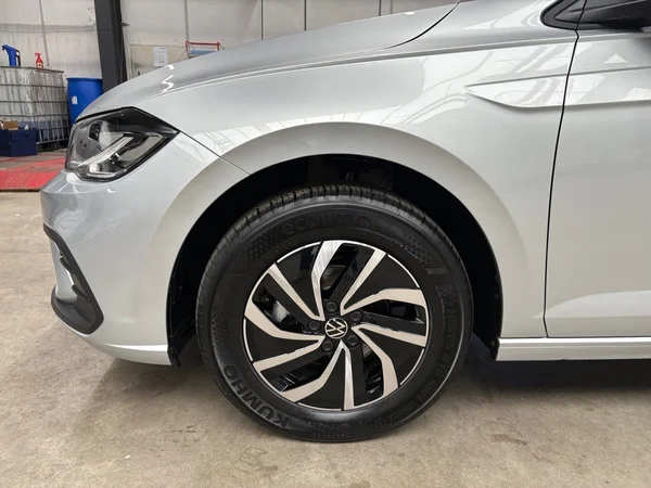 VOLKSWAGEN Polo (2025) — foto 14 van 22