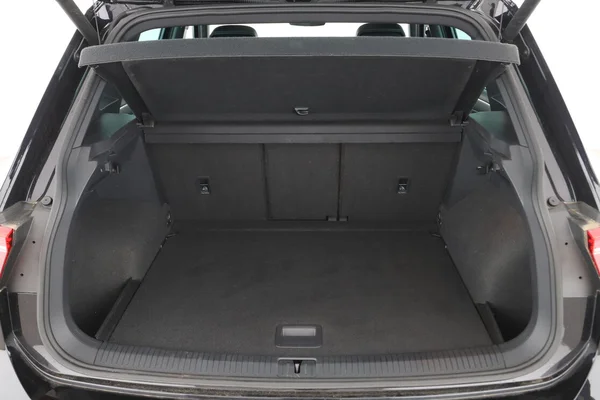 Volkswagen Tiguan (2021) — foto 8 van 16