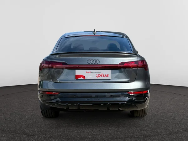 AUDI Q8 e-tron Sportback (2025) — foto 24 van 26