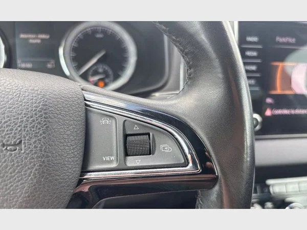 Skoda Karoq (2020) — foto 6 van 27