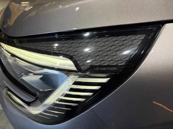 Renault Captur (2022) — foto 12 van 29
