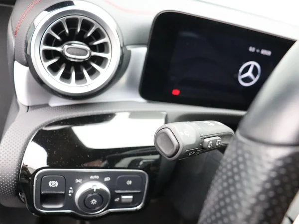 Mercedes-Benz CLA (2021) — foto 27 van 27