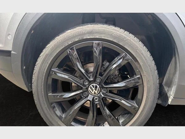 Volkswagen T-Roc (2023) — foto 17 van 25