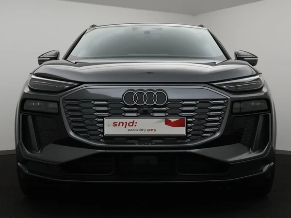 AUDI Q6 e-tron (2026) — foto 18 van 23