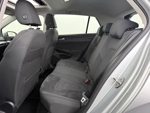 VOLKSWAGEN Golf (2021) — foto 5 van 30