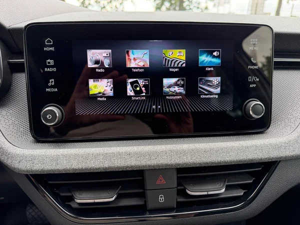 SKODA Kamiq (2025) — foto 8 van 20