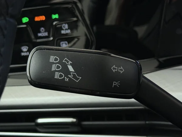 VOLKSWAGEN Golf Variant (2022) — foto 16 van 28