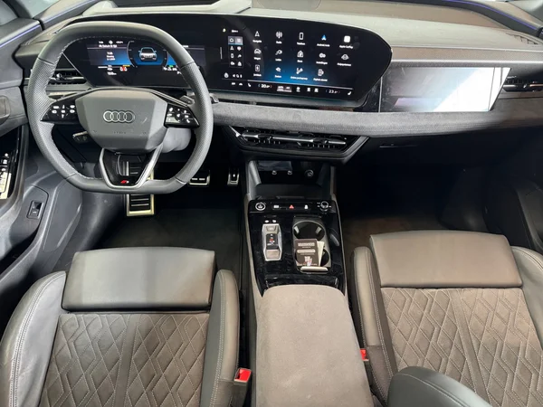 AUDI Q6 e-tron (2025) — foto 20 van 21