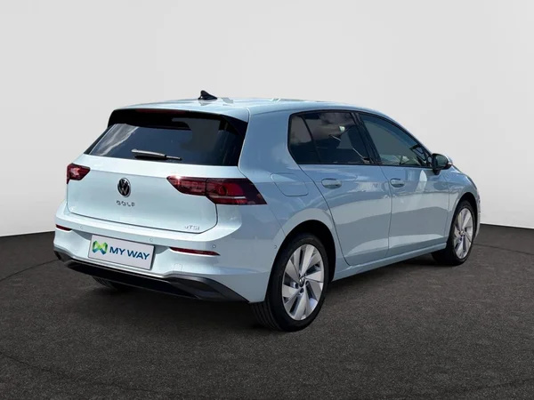 VOLKSWAGEN Golf VIII (2026) — foto 6 van 11