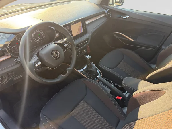 SKODA Fabia (2024) — foto 2 van 18