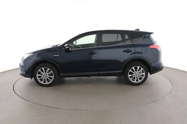 Toyota RAV4 (2018) — foto 9 van 16