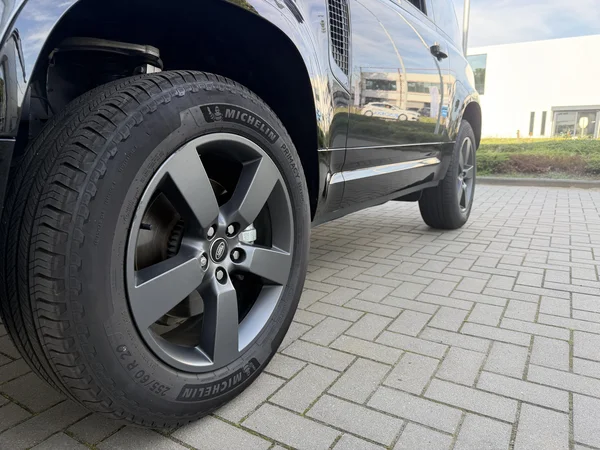 Land Rover Defender (2025) — foto 22 van 29