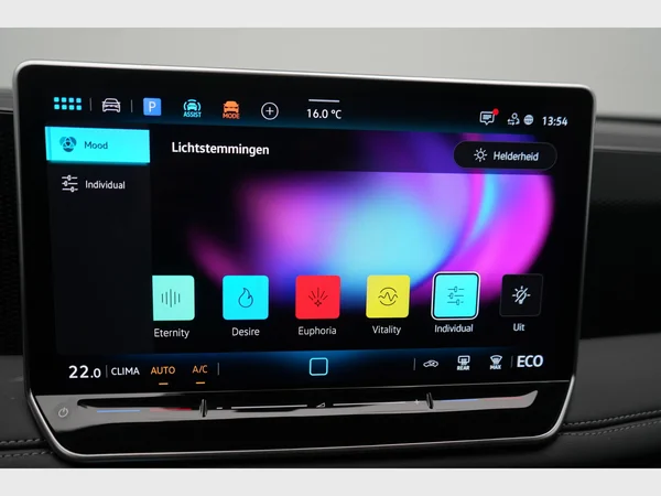 VOLKSWAGEN Tiguan eHybrid (PHEV) (2025) — foto 3 van 30