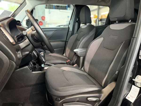 Jeep Renegade (2023) — foto 23 van 23