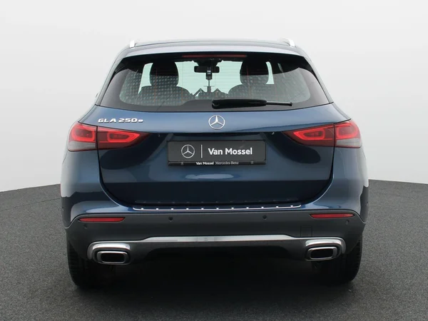 Mercedes-Benz GLA (2022) — foto 20 van 24