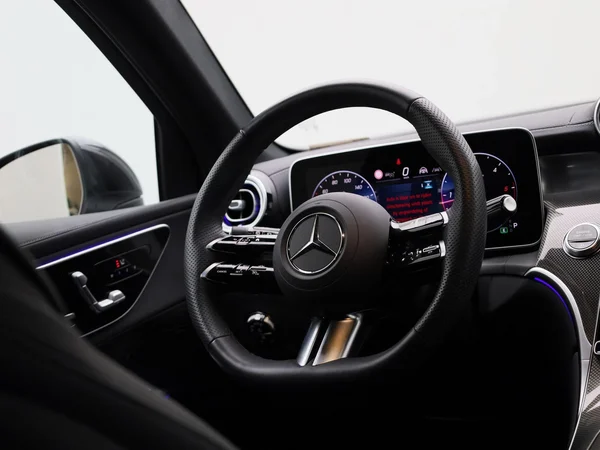 Mercedes-Benz GLC (2025) — foto 40 van 48