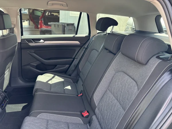 VOLKSWAGEN Passat Variant (2022) — foto 6 van 21