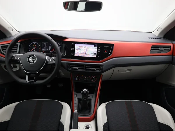 VOLKSWAGEN Polo (2018) — foto 19 van 20