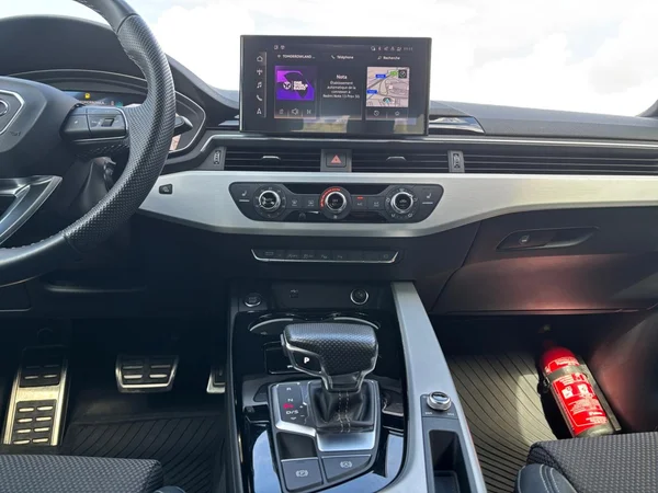 AUDI A4 (2024) — foto 2 van 23