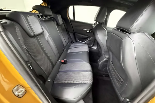 Peugeot E-208 (2021) — foto 6 van 36