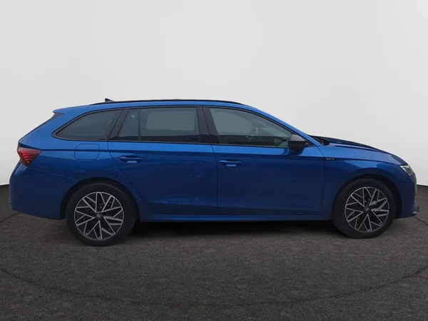 SKODA Octavia Combi (2025) — foto 14 van 24