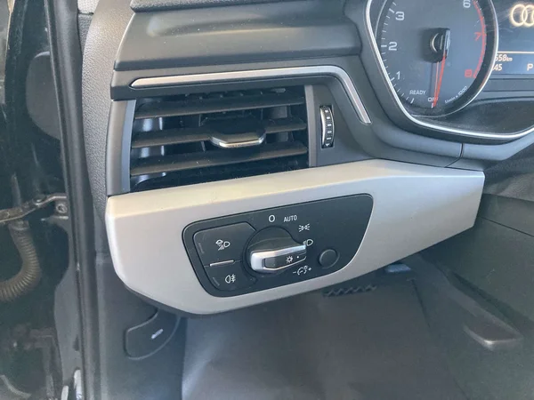 Audi A4 (2023) — foto 14 van 21