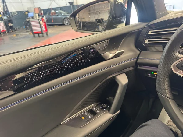 VOLKSWAGEN Tiguan (2025) — foto 7 van 24