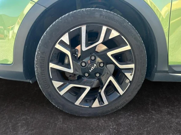 KIA XCeed (2024) — foto 25 van 31
