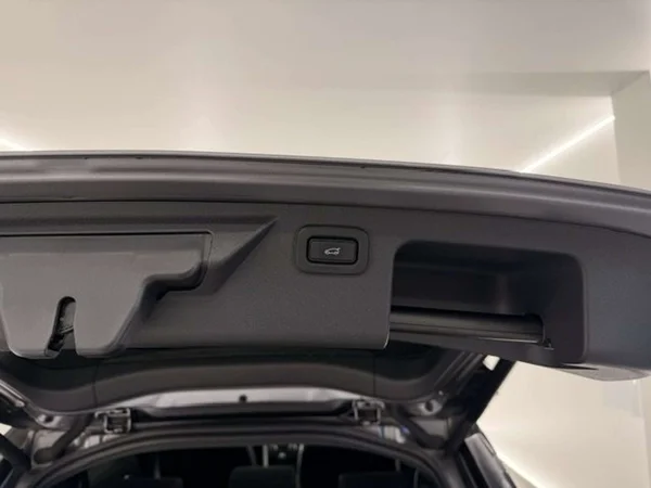 Land Rover Discovery Sport (2020) — foto 9 van 21