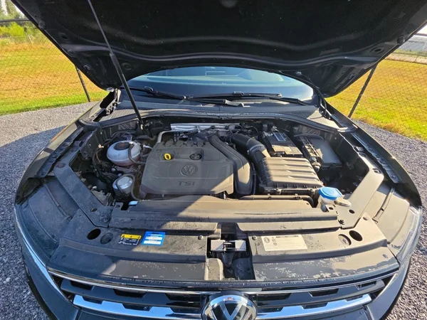 VOLKSWAGEN Tiguan (2019) — foto 15 van 24