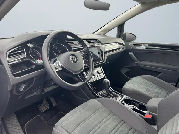 VOLKSWAGEN Touran (2020) — foto 33 van 33