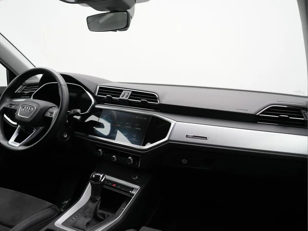 AUDI Q3 PHEV (2022) — foto 9 van 29