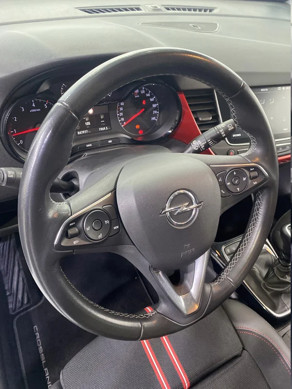 Opel Crossland (2021) — foto 61 van 64