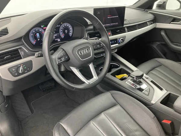 AUDI A4 Avant (2023) — foto 33 van 36