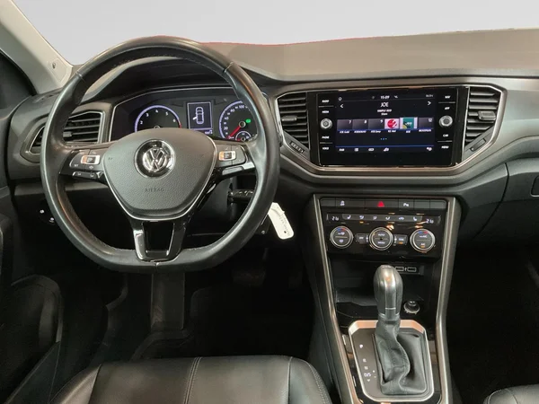 VOLKSWAGEN T-Roc (2019) — foto 2 van 51