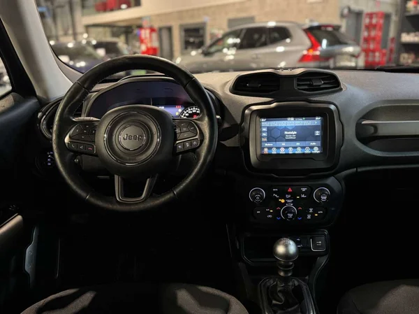Jeep Renegade (2020) — foto 17 van 17