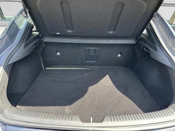 HYUNDAI i30 Fastback (2020) — foto 10 van 24