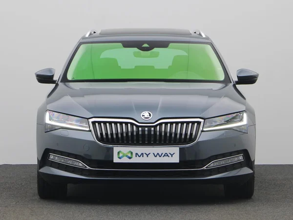 SKODA Superb Combi (2019) — foto 19 van 23