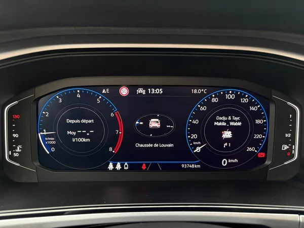 VOLKSWAGEN T-Roc (2023) — foto 4 van 19