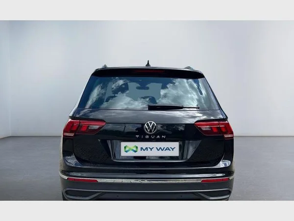 Volkswagen Tiguan (2021) — foto 25 van 30