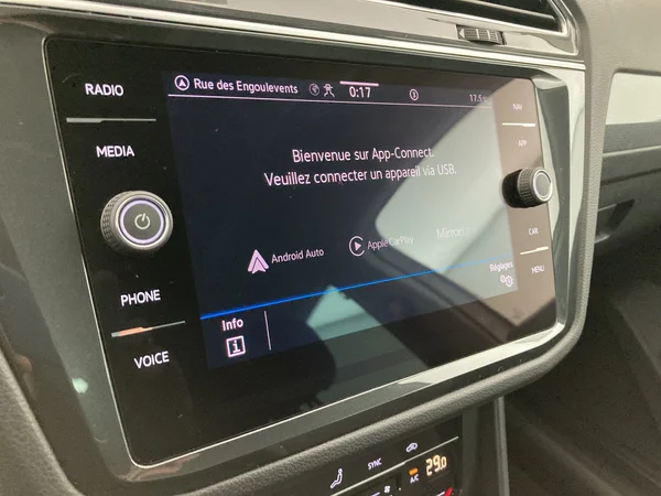 VOLKSWAGEN Tiguan (2021) — foto 20 van 36